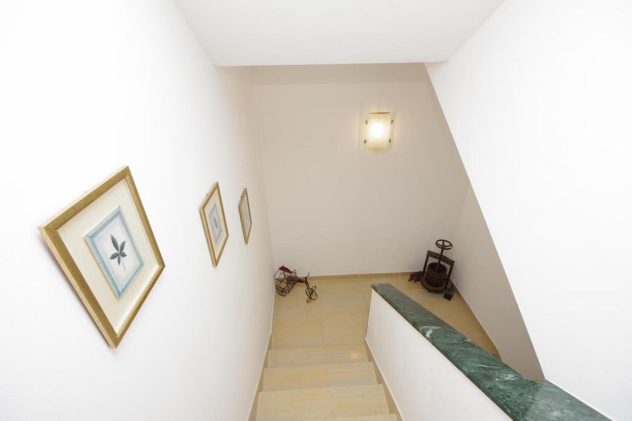 Matanovi Dvori Md Apartments มาคาร์สกา ภายนอก รูปภาพ