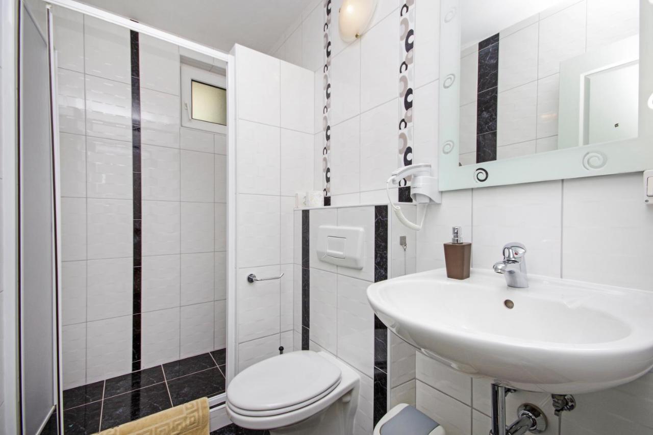 Matanovi Dvori Md Apartments มาคาร์สกา ภายนอก รูปภาพ